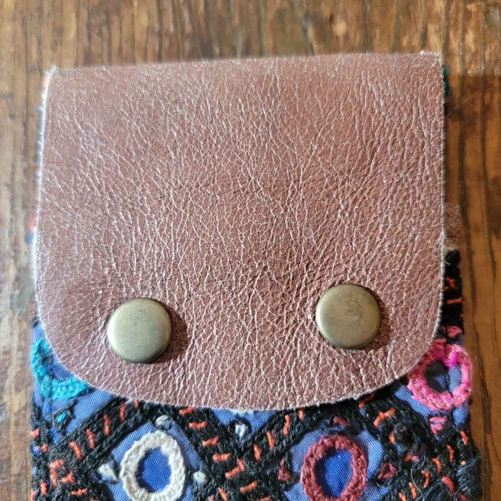 🌋👽 Free People Boho Embroidered Repurposed vtg banjara hippie Wallet card case - Picture 8 of 15